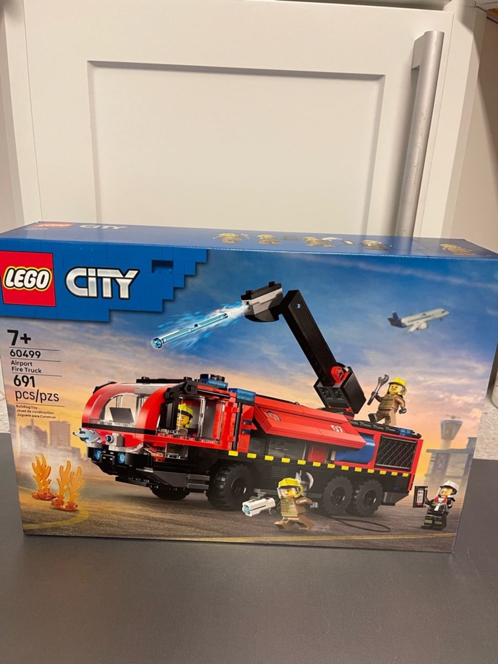 Lego Red Airport Fire Truck Building Set 60499 691Pcs 7+ NIP Sealed